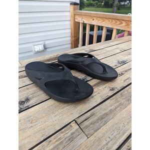 Oofos Ooriginal Flip Flops W12 M10‎ black recovery comfort free felt
